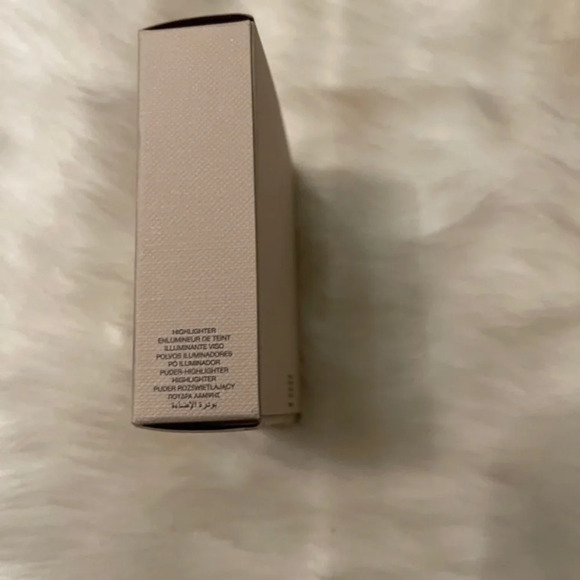 Burberry – Fresh Glow Highlighter - Picture 12 of 12